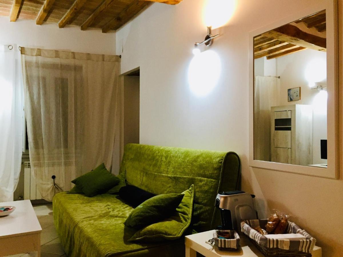 Le Deja Vue Apartment Citta di Castello Luaran gambar