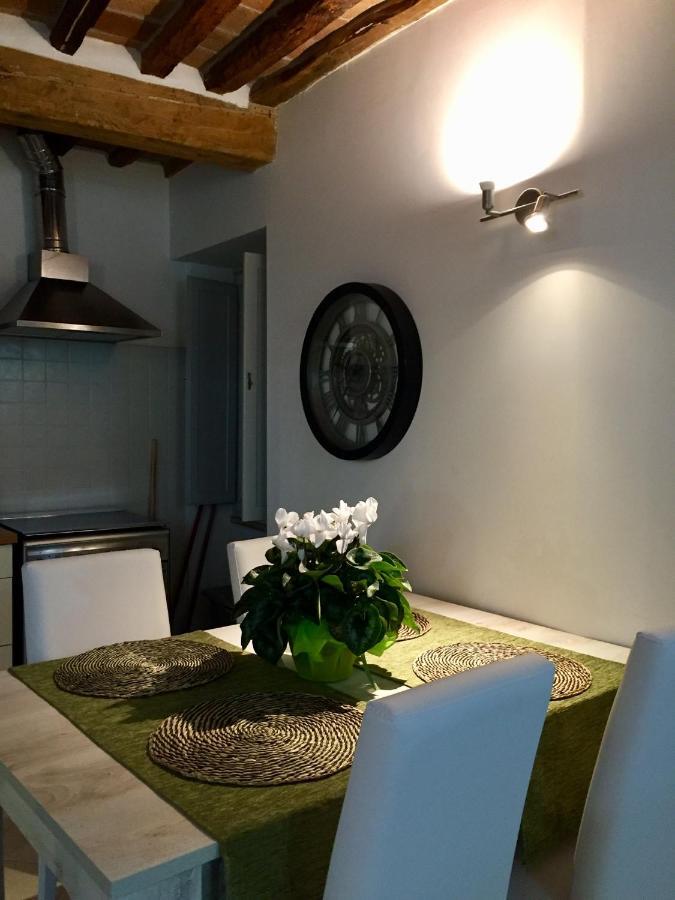 Le Deja Vue Apartment Citta di Castello Luaran gambar