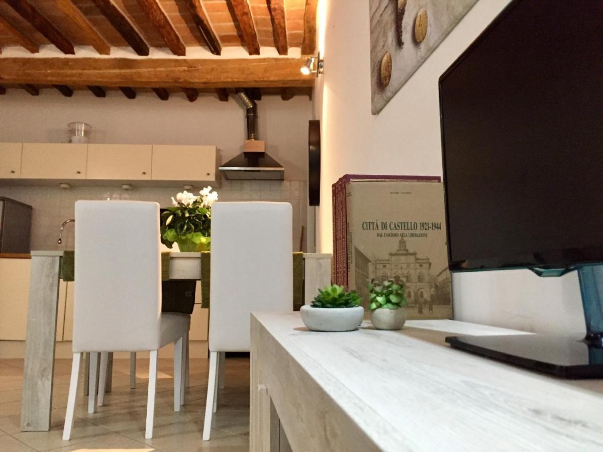 Le Deja Vue Apartment Citta di Castello Luaran gambar